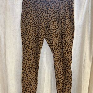 Old Navy Brown and Black Leopard Print Women’s Leggings